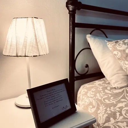 Clara Bed & Breakfast